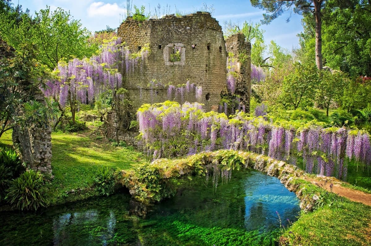 La storia di Ninfa, giardino tra i più belli del mondo